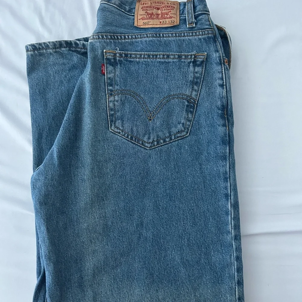 Levi's Light Blue Denim Jeans with Tan Leather Patch - Picture 2 of 6
